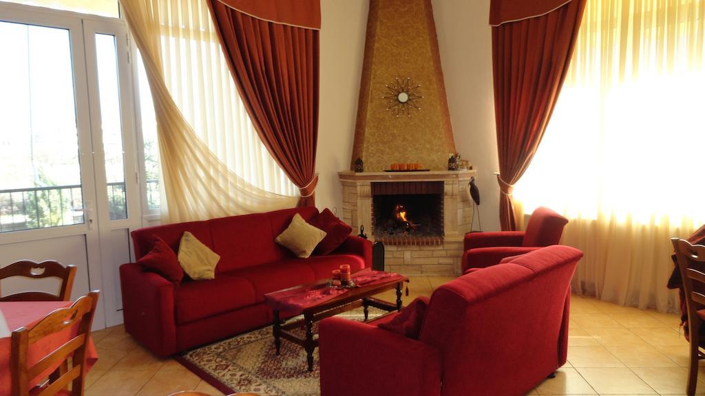 Hotel Kastro Sérvia エクステリア 写真